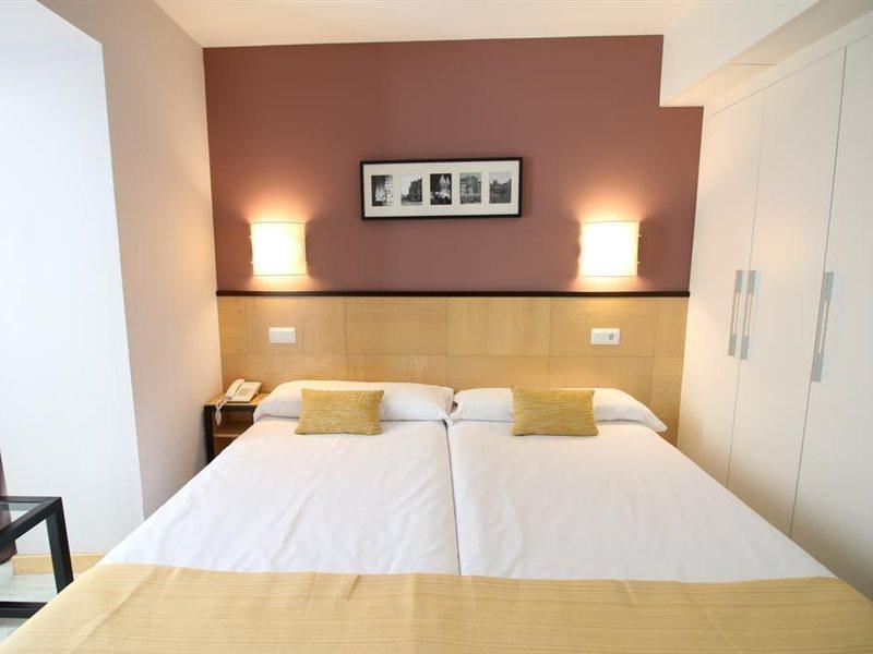 Hotel Alda Entrearcos Burgos Bagian luar foto