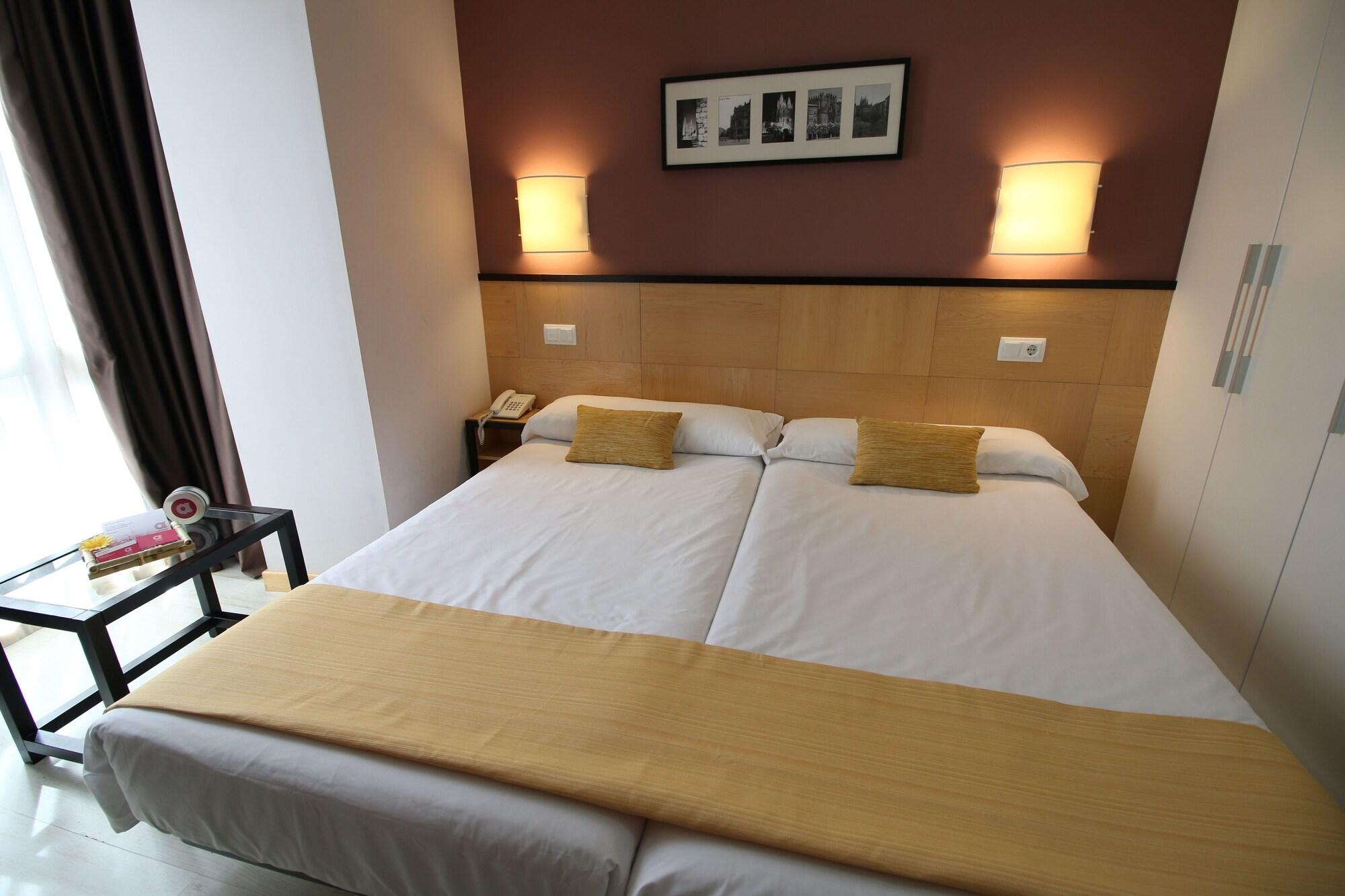Hotel Alda Entrearcos Burgos Bagian luar foto