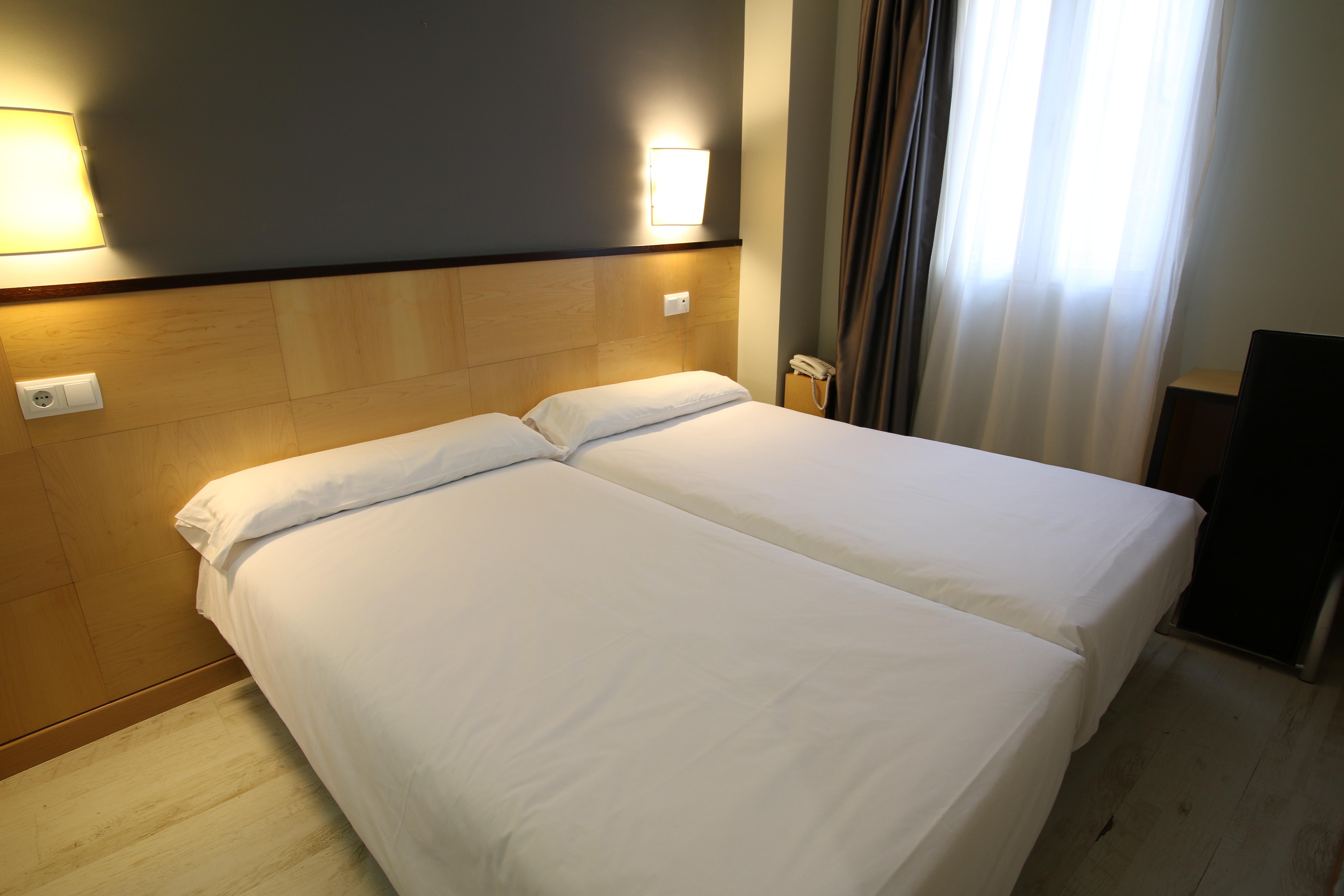 Hotel Alda Entrearcos Burgos Bagian luar foto