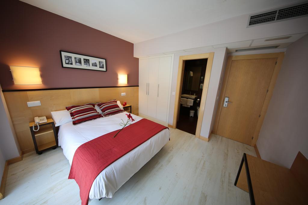 Hotel Alda Entrearcos Burgos Bagian luar foto