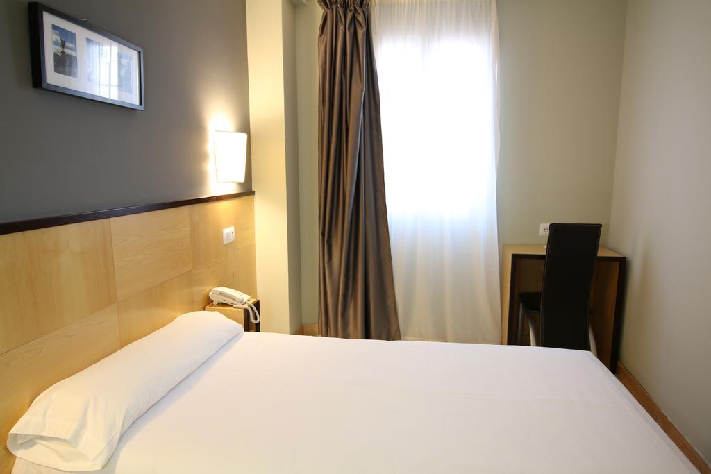 Hotel Alda Entrearcos Burgos Bagian luar foto