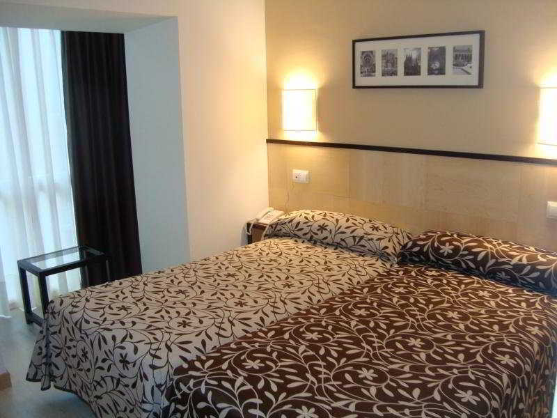 Hotel Alda Entrearcos Burgos Bagian luar foto
