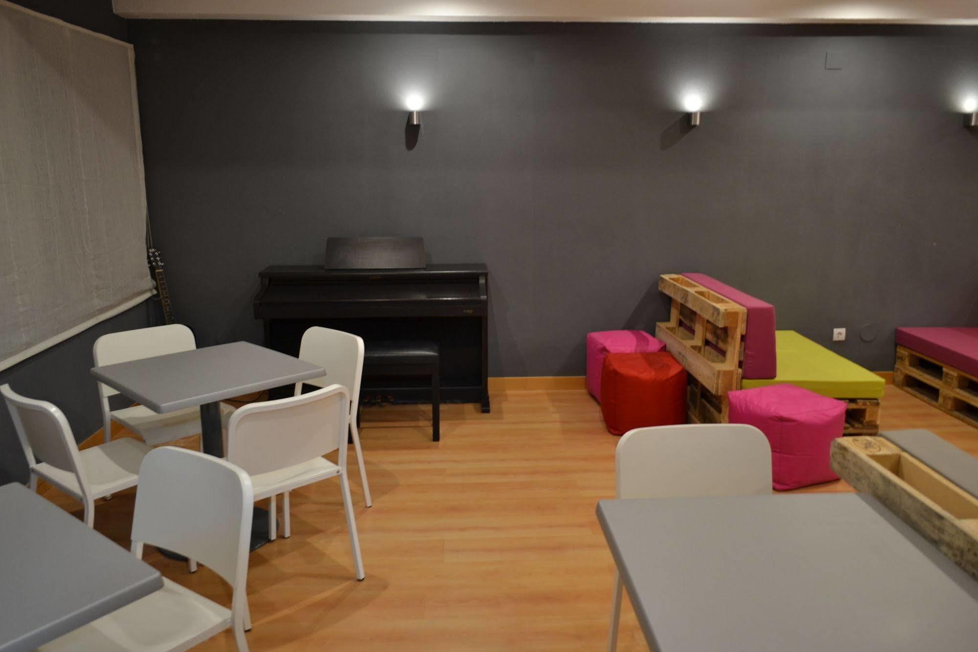 Hotel Alda Entrearcos Burgos Bagian luar foto